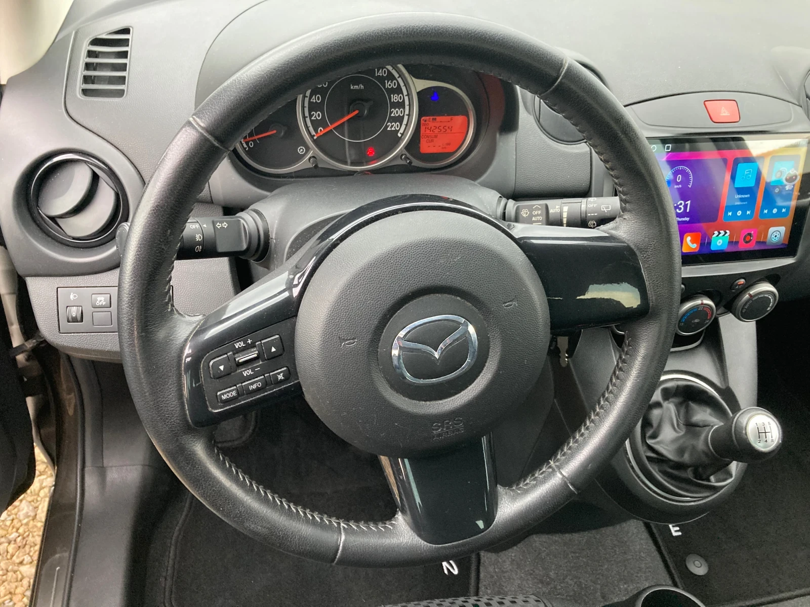 Mazda 2 1.3i - изображение 6