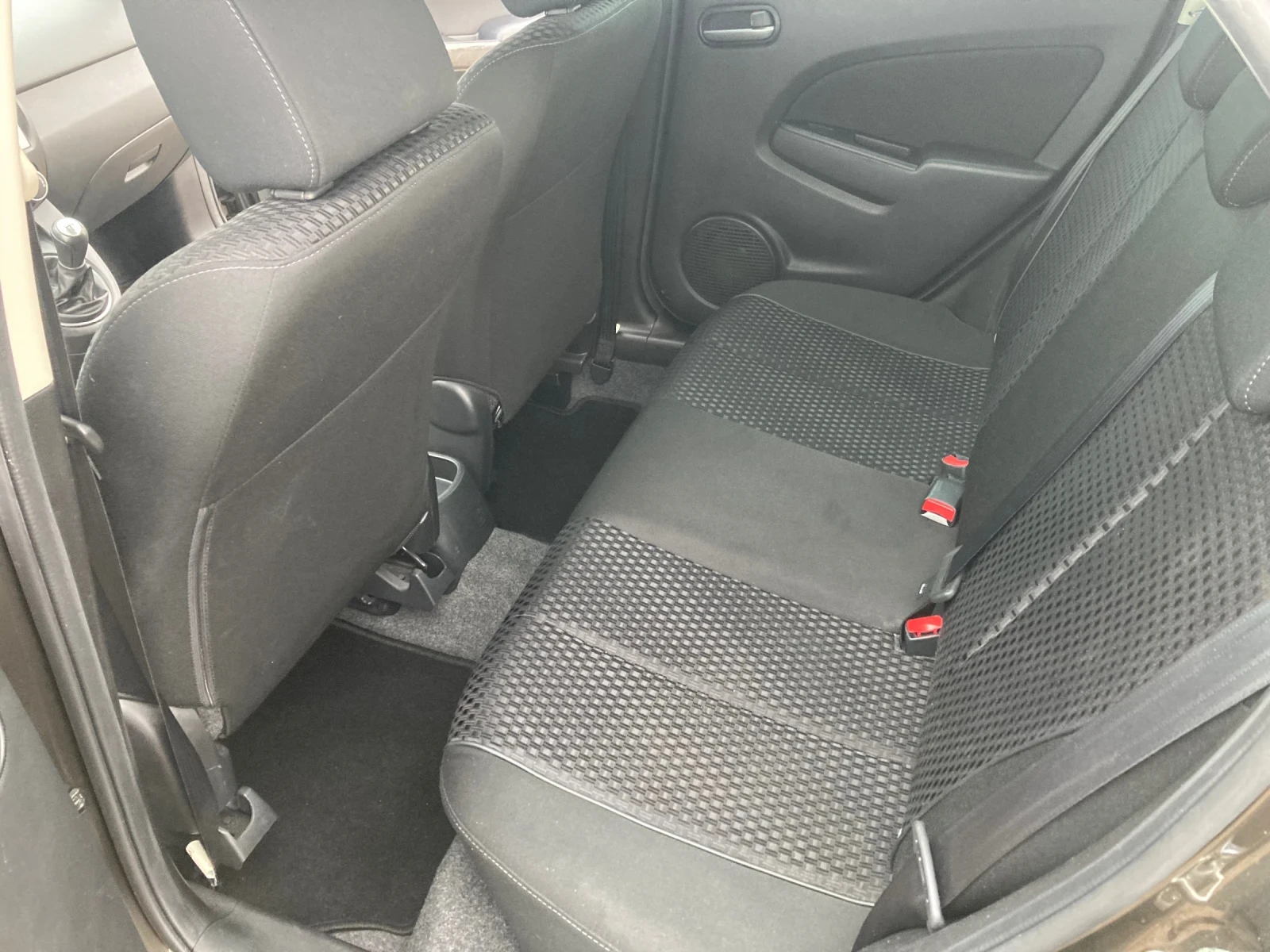 Mazda 2 1.3i - изображение 7