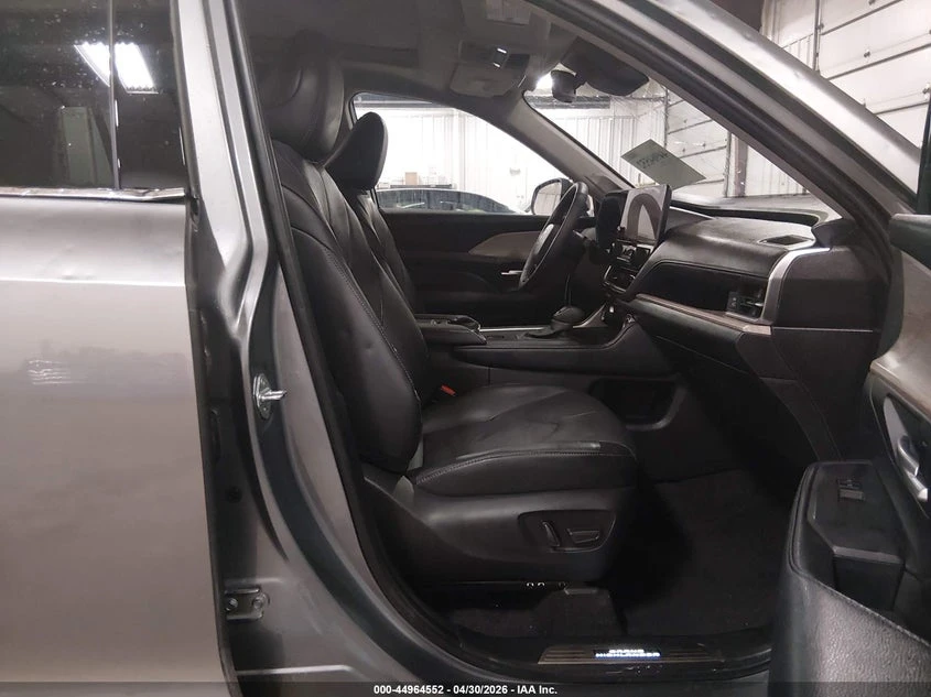 Toyota Grand Highlander 2.5l Hybrid Limited, снимка 5 - Автомобили и джипове - 54488561
