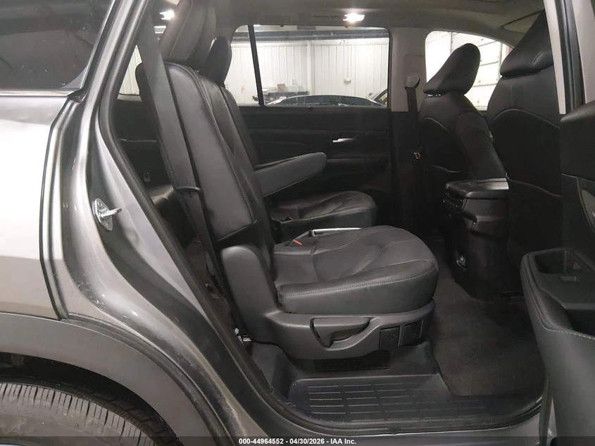 Toyota Grand Highlander 2.5l Hybrid Limited, снимка 8 - Автомобили и джипове - 54488561