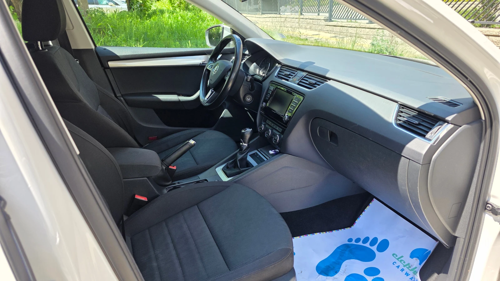 Skoda Octavia 1.6 TDI, снимка 14 - Автомобили и джипове - 54508931