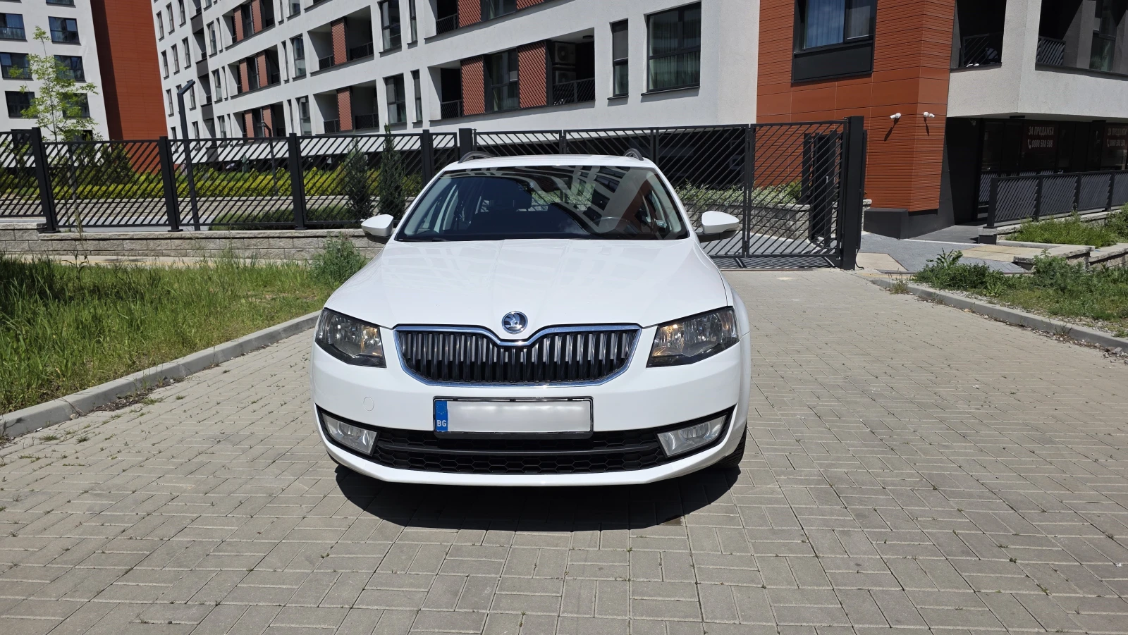Skoda Octavia 1.6 TDI, снимка 3 - Автомобили и джипове - 54508931