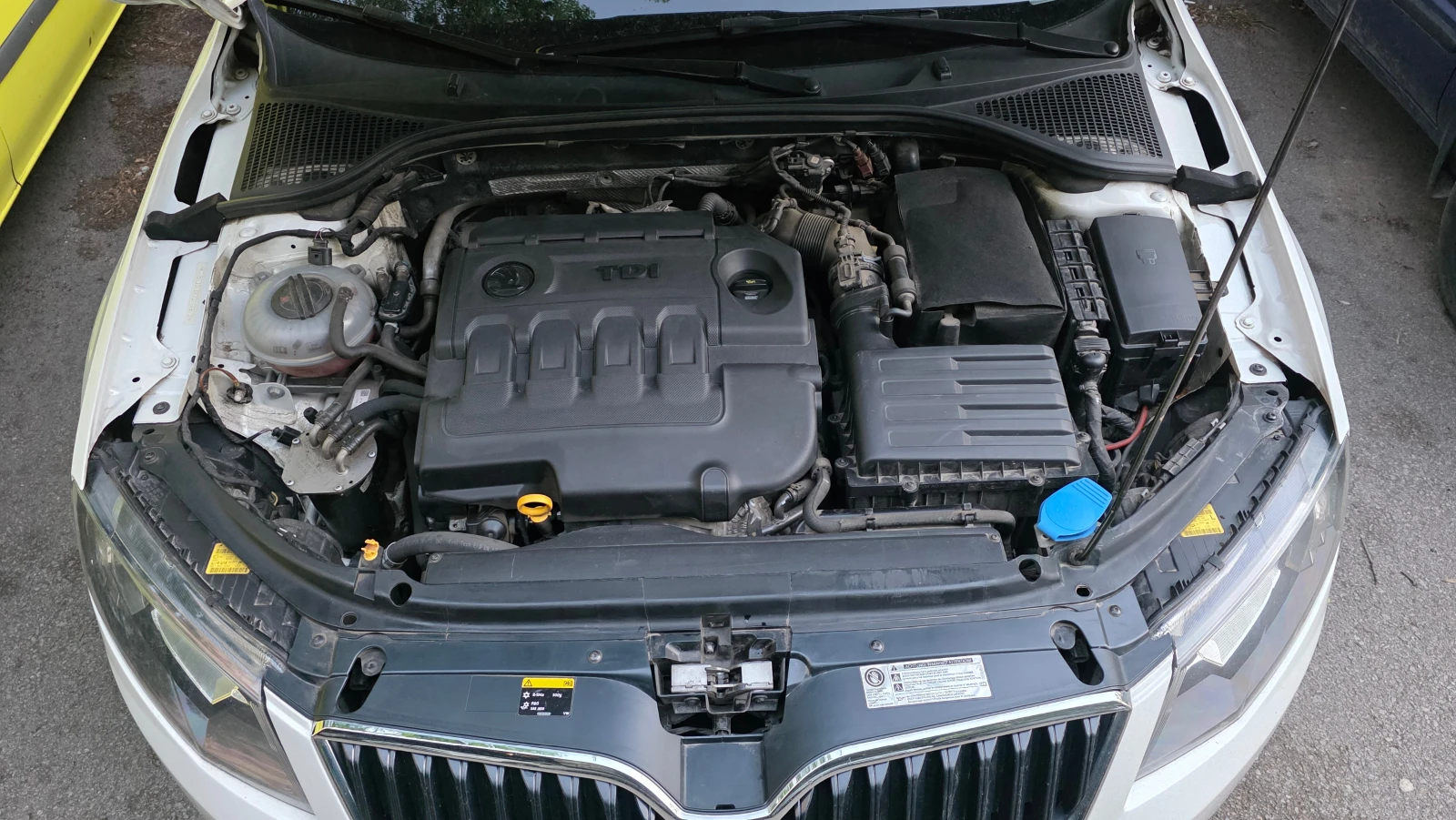 Skoda Octavia 1.6 TDI, снимка 17 - Автомобили и джипове - 54508931