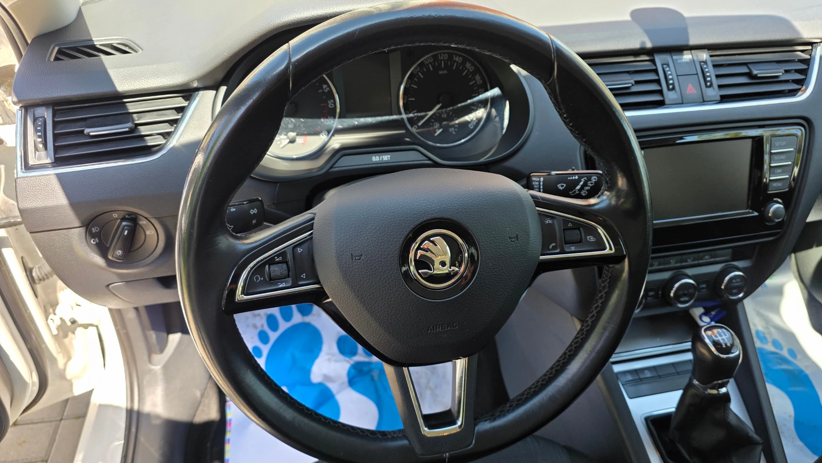 Skoda Octavia 1.6 TDI, снимка 10 - Автомобили и джипове - 54508931
