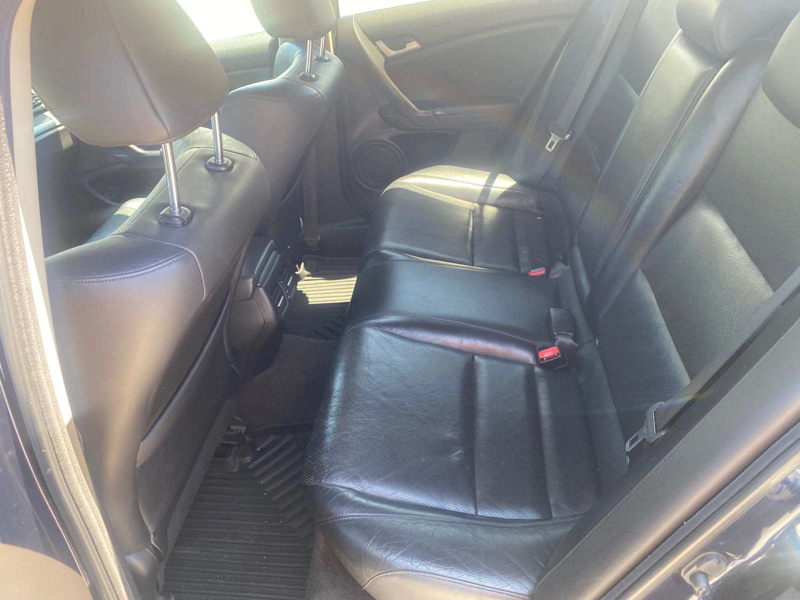 Honda Accord 2.4 Швейцария, снимка 10 - Автомобили и джипове - 54932763