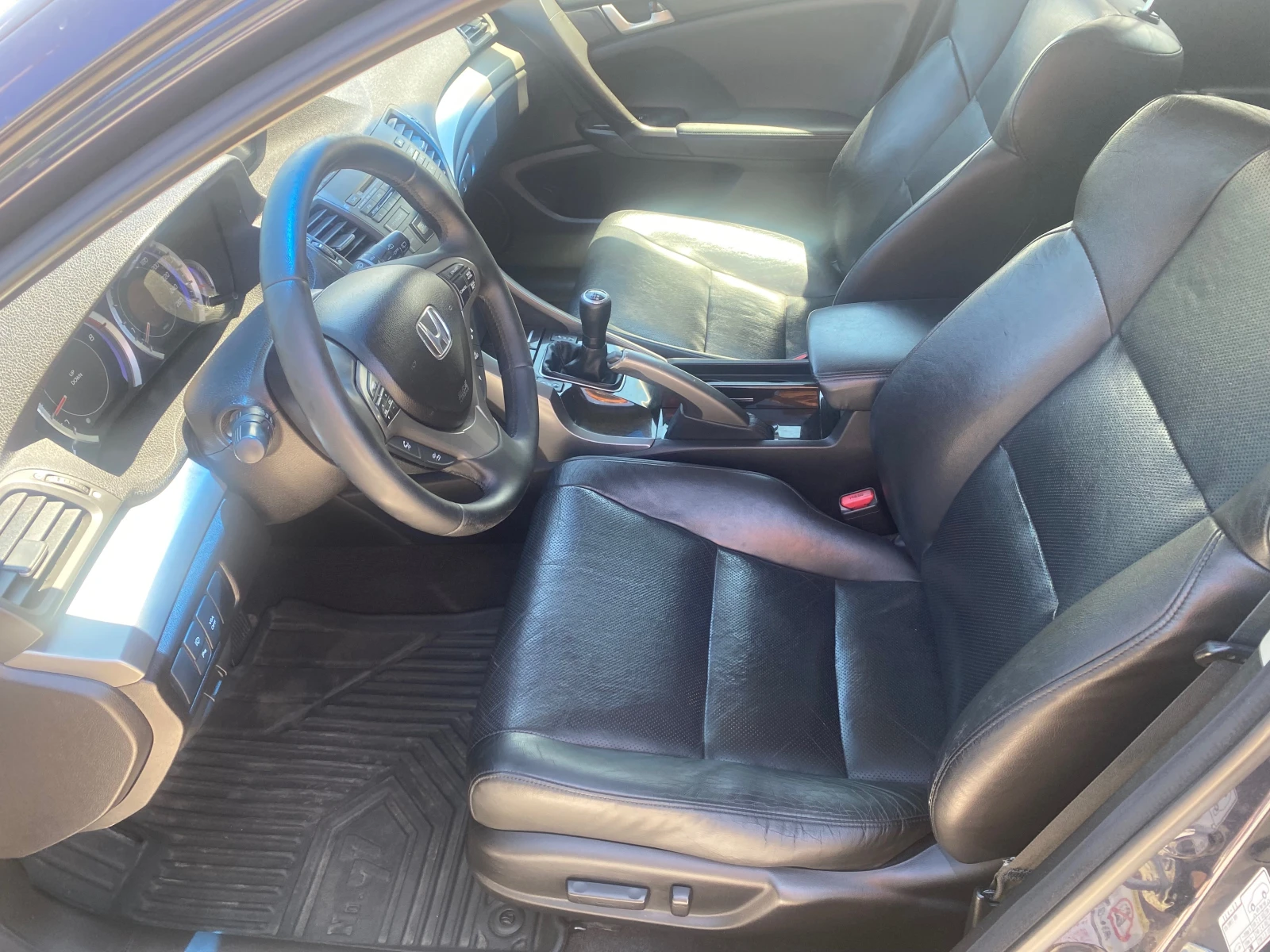 Honda Accord 2.4 Швейцария, снимка 9 - Автомобили и джипове - 54932763