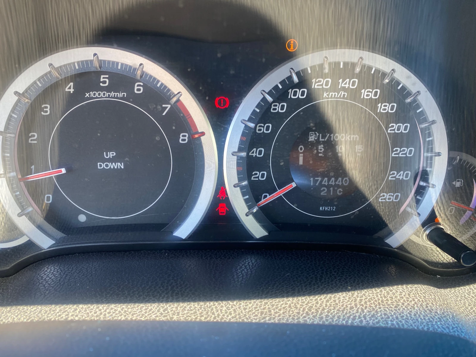 Honda Accord 2.4 Швейцария, снимка 11 - Автомобили и джипове - 54932763