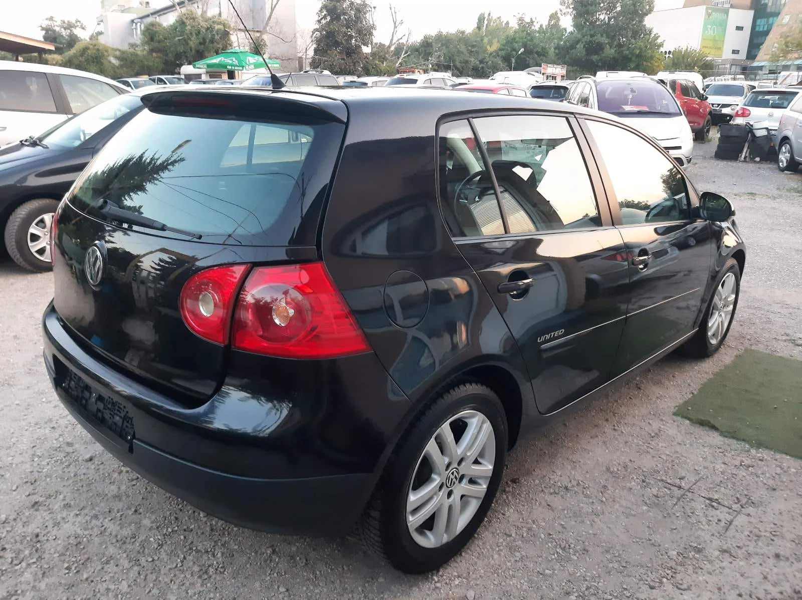 VW Golf 5   1, 6I 102kc   UNITED  EURO 4, снимка 6 - Автомобили и джипове - 55573973