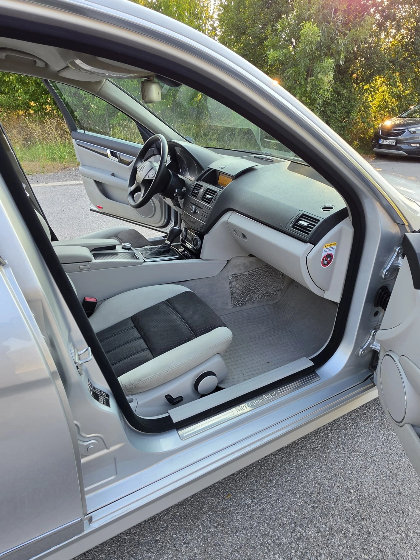 Mercedes-Benz C 300 4 MATIC AMG-PACK LPG, снимка 11 - Автомобили и джипове - 55579178