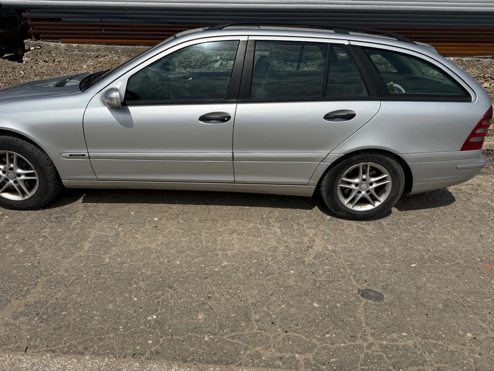 Mercedes-Benz C 220, снимка 3 - Автомобили и джипове - 55824920