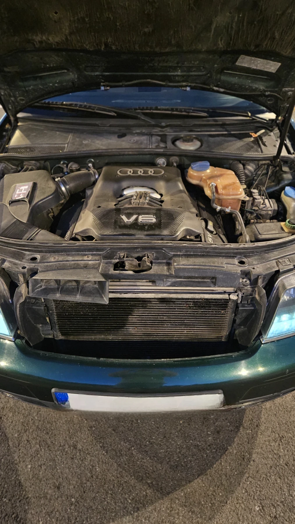 Audi A6 2.4i, снимка 12 - Автомобили и джипове - 55839304