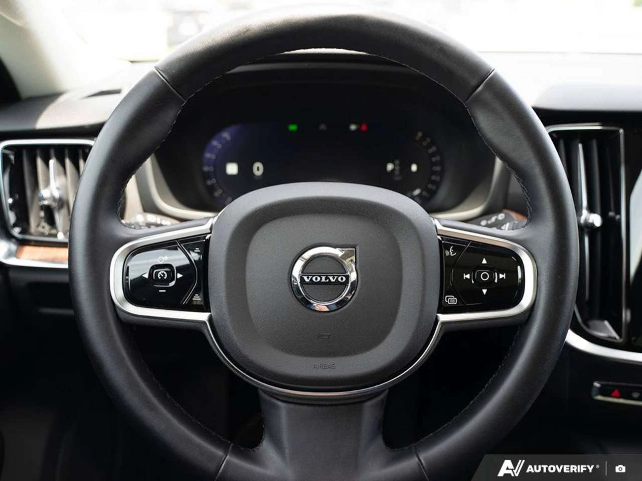 Volvo V60 Cross Country Core | Sunroof | Leather | AWD | Heated Seats | Mobile.bg � ����������� 14