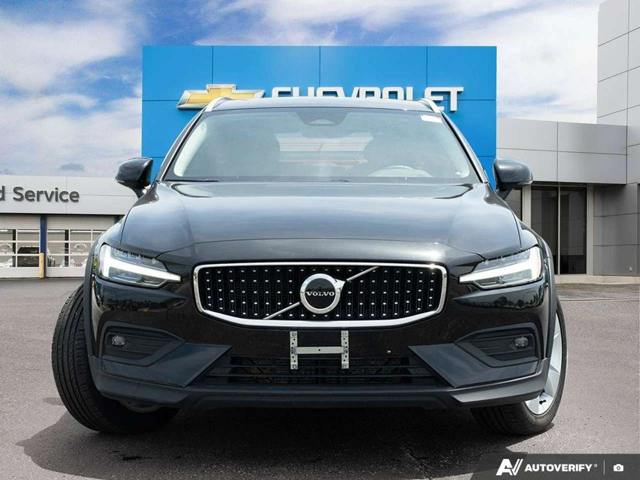 Volvo V60 Cross Country Core | Sunroof | Leather | AWD | Heated Seats | Mobile.bg � ����������� 2