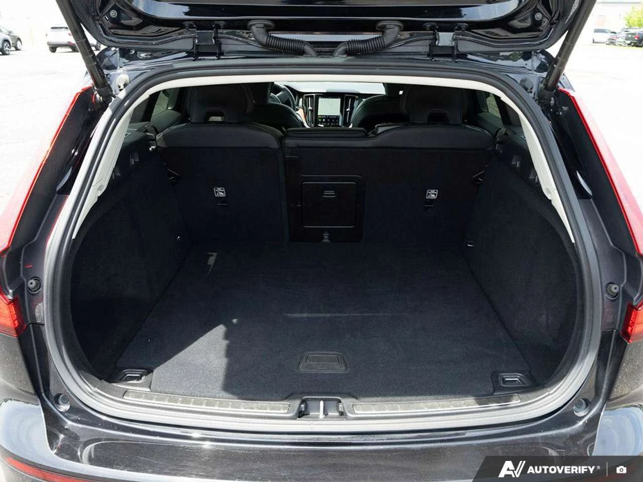 Volvo V60 Cross Country Core | Sunroof | Leather | AWD | Heated Seats | Mobile.bg � ����������� 11