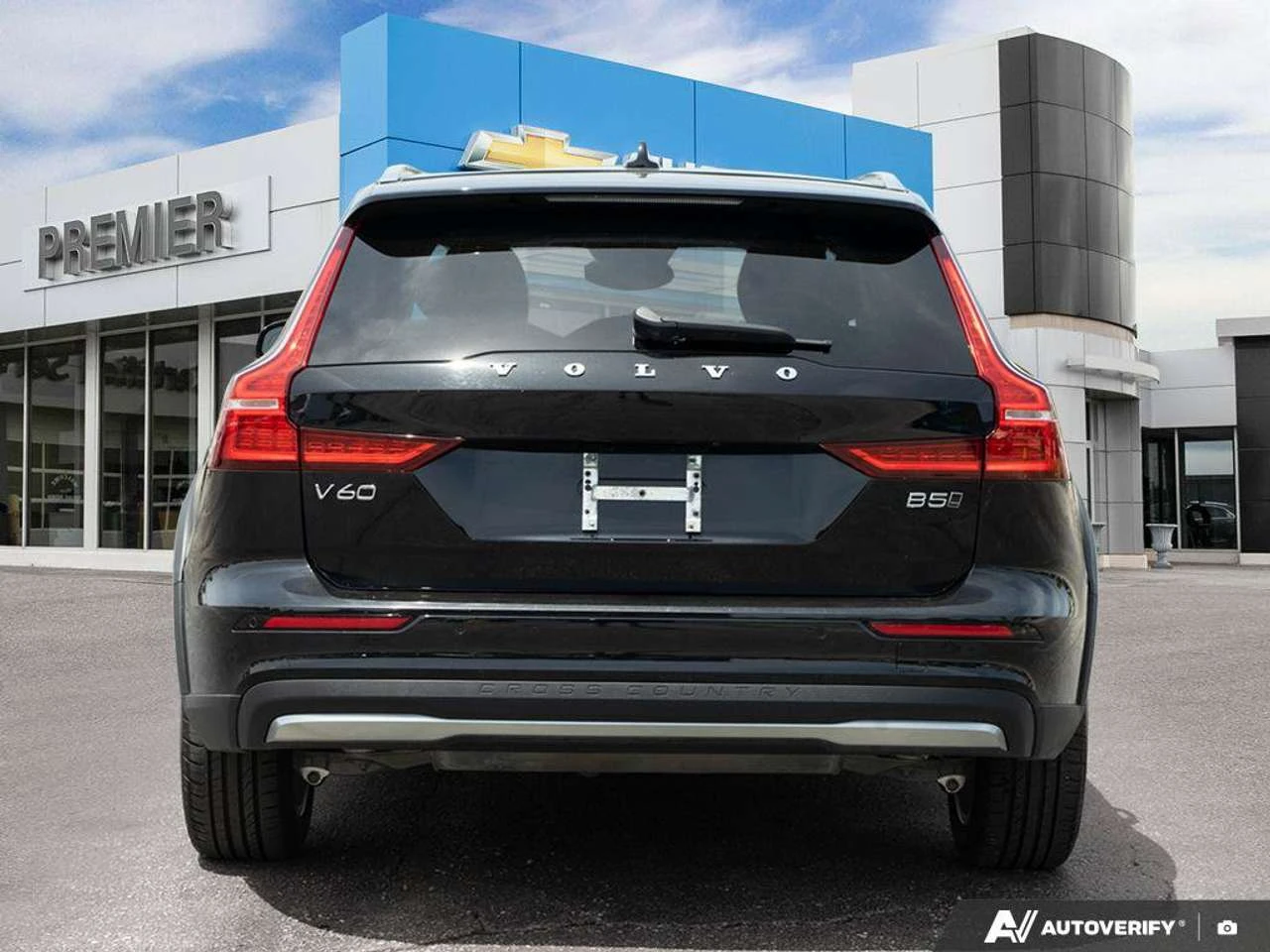 Volvo V60 Cross Country Core | Sunroof | Leather | AWD | Heated Seats | Mobile.bg � ����������� 5