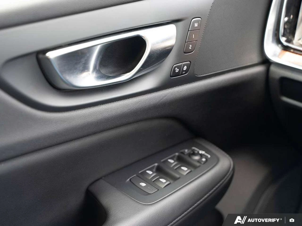 Volvo V60 Cross Country Core | Sunroof | Leather | AWD | Heated Seats | Mobile.bg � ����������� 17