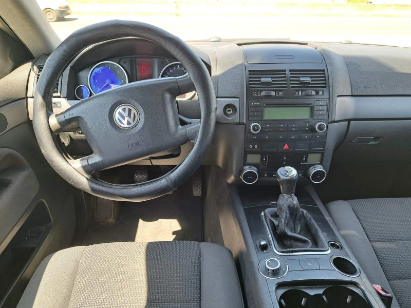 VW Touareg, снимка 7 - Автомобили и джипове - 40600792