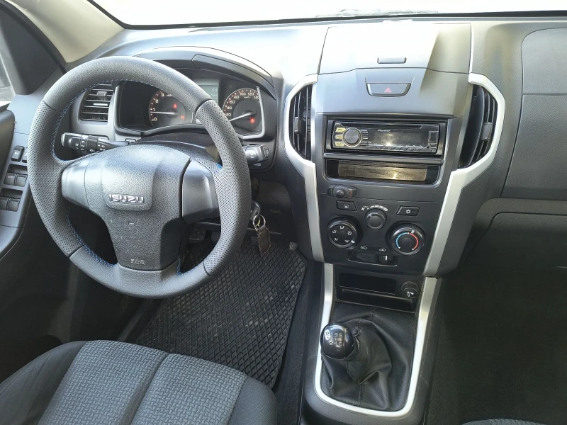 Isuzu D-max 2, 5 d.163 kc  Italia , снимка 8 - Автомобили и джипове - 48145349