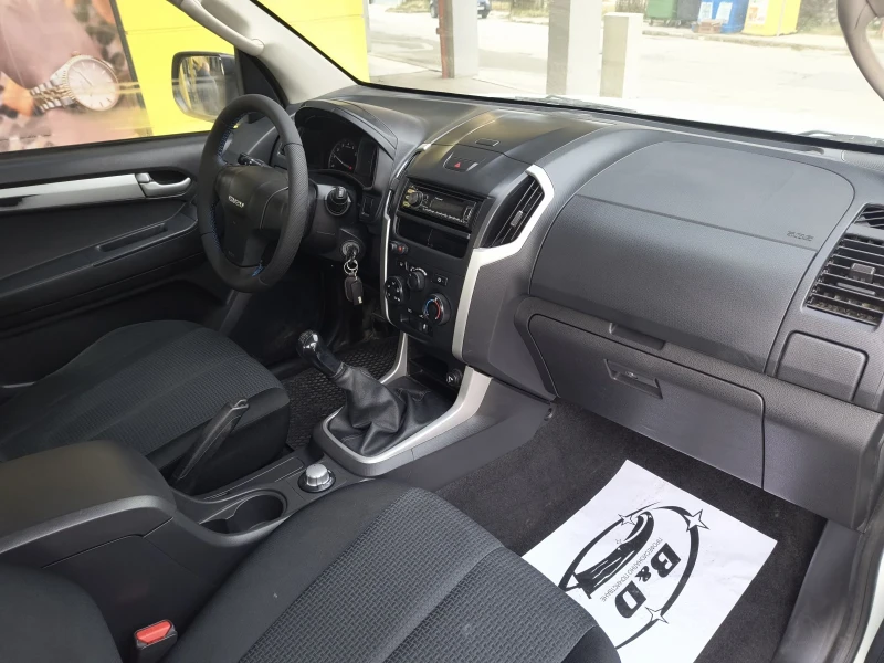 Isuzu D-max 2, 5 d.163 kc  Italia , снимка 9 - Автомобили и джипове - 48145349