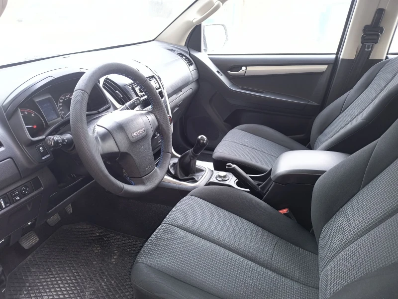 Isuzu D-max 2, 5 d.163 kc  Italia , снимка 7 - Автомобили и джипове - 48145349