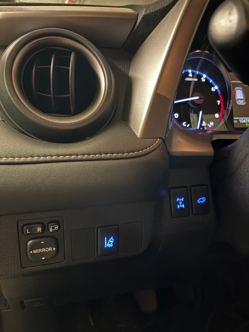 Toyota Rav4, снимка 7 - Автомобили и джипове - 52555627