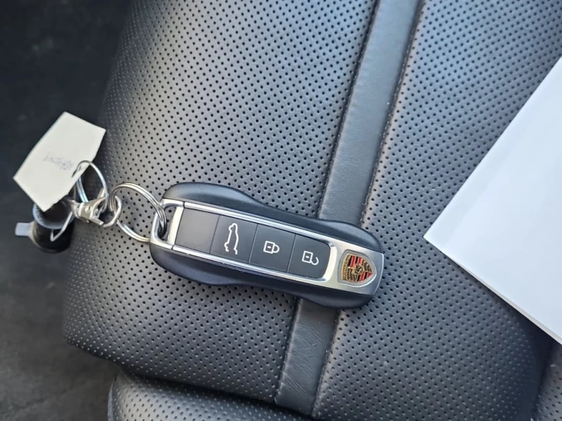 Porsche Cayenne Coupe  CARFAX, снимка 8 - Автомобили и джипове - 52777681