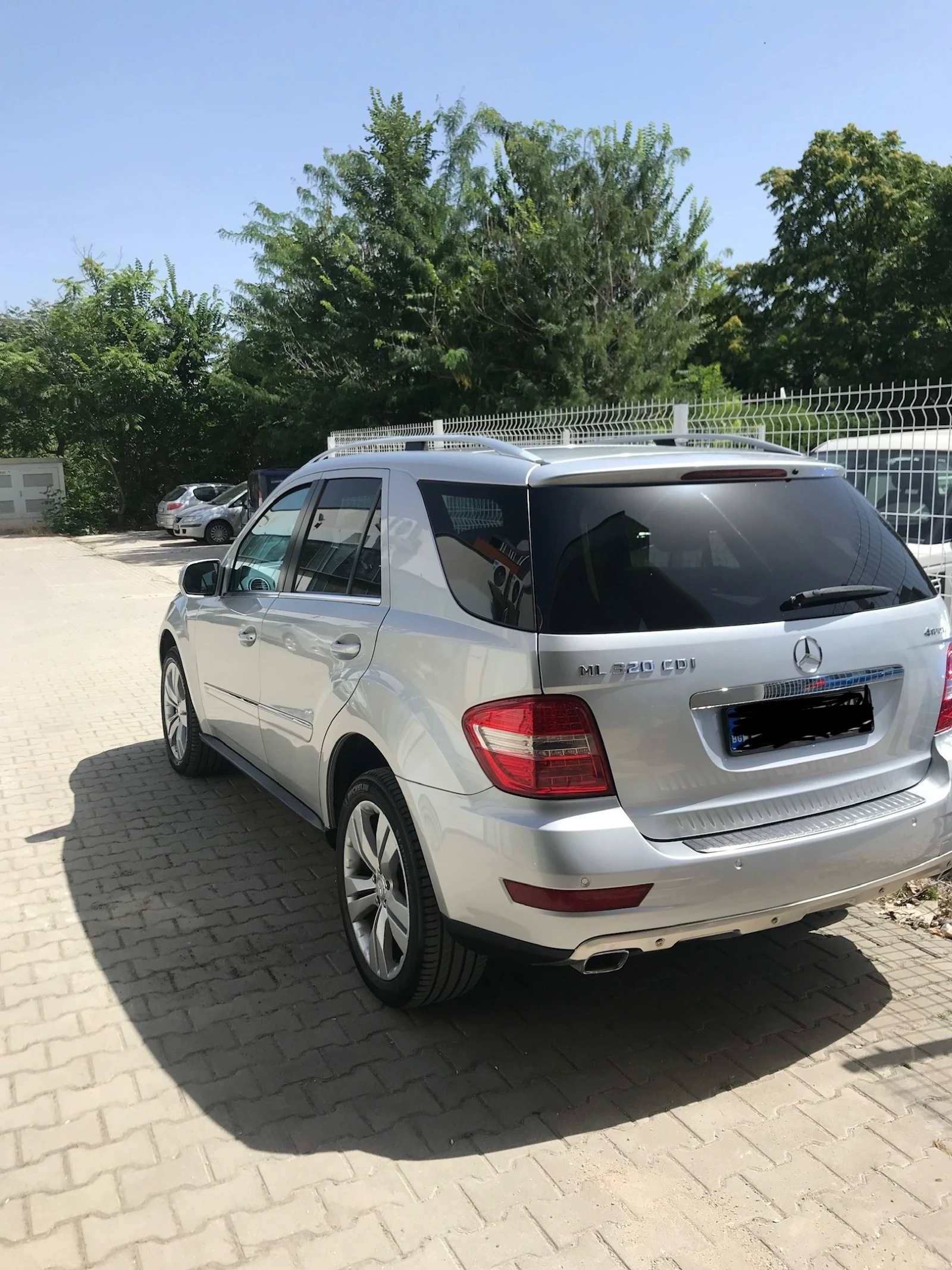 Mercedes-Benz ML 320  - изображение 8