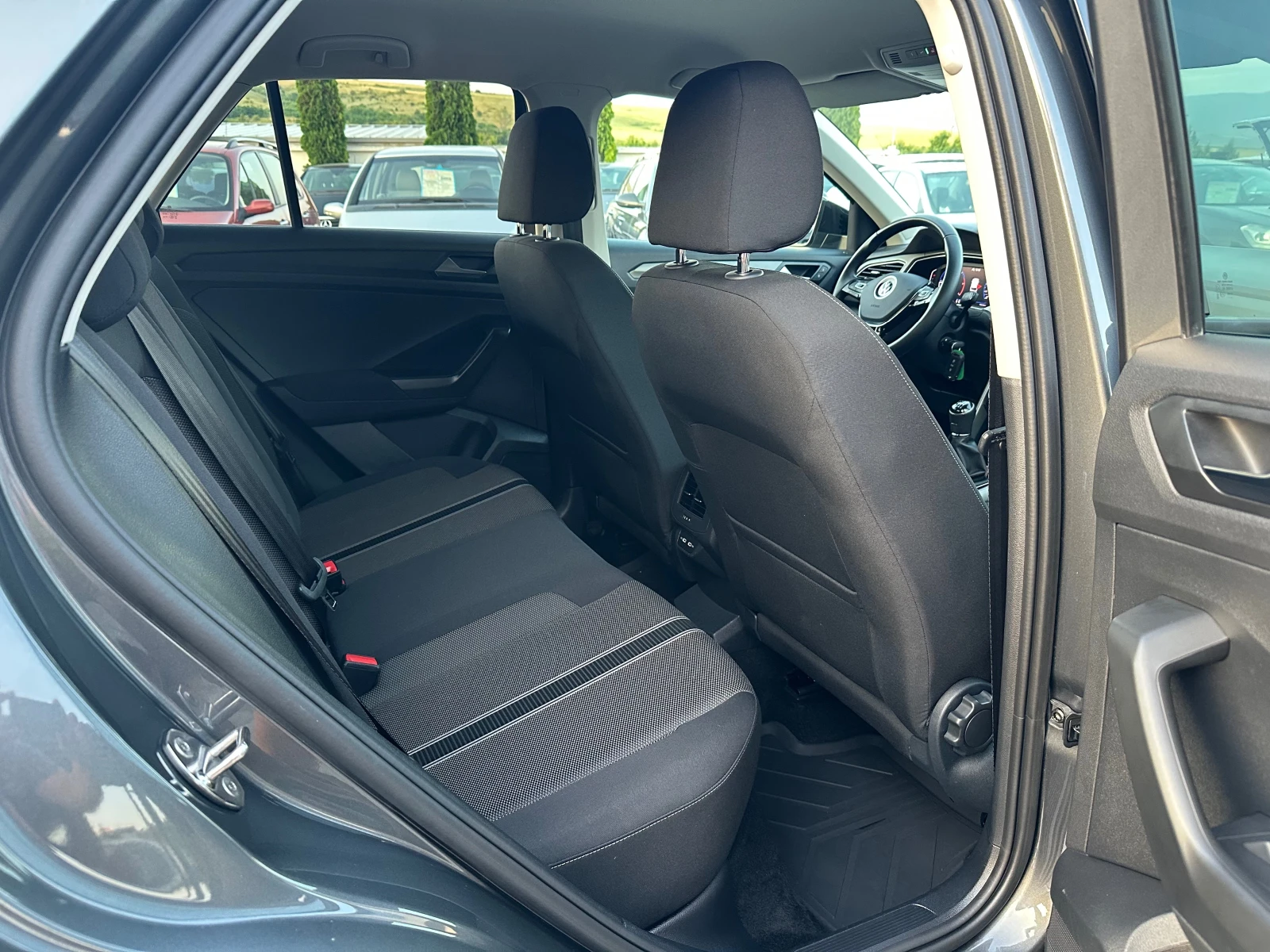 VW T-Roc 2.0TDI* NAVI* LED* TOP*  - изображение 7