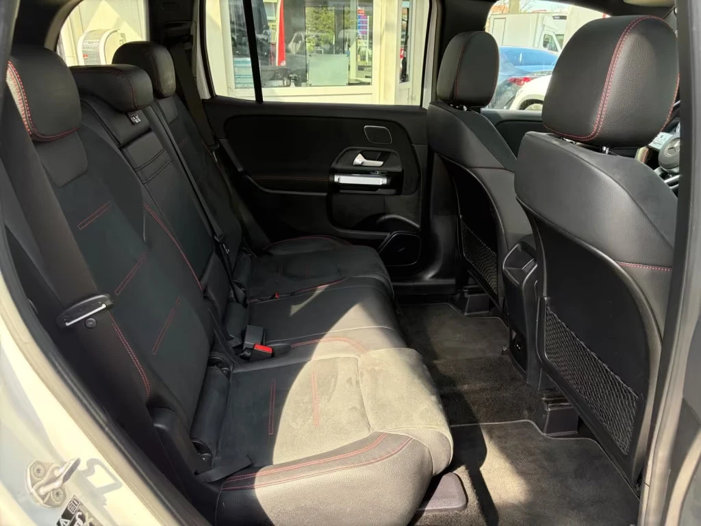 Mercedes-Benz GLB d/AMG/190HP/NIGHT/PANO/AHK/CAM/LED/158q, снимка 12 - Автомобили и джипове - 54203267