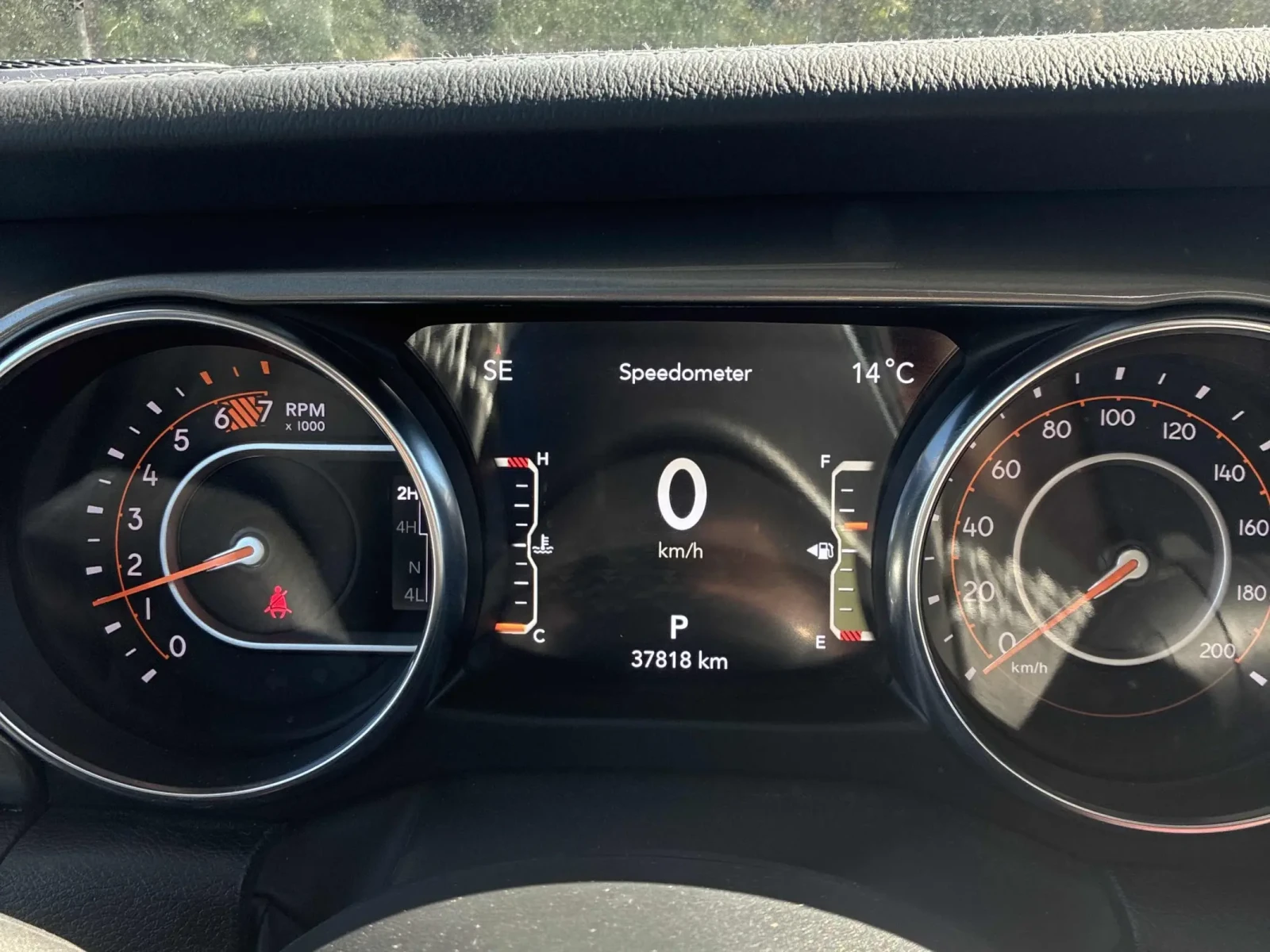 Jeep Wrangler Sahara * * CARFAX * * АВТО КРЕДИТ * * , снимка 10 - Автомобили и джипове - 54204668