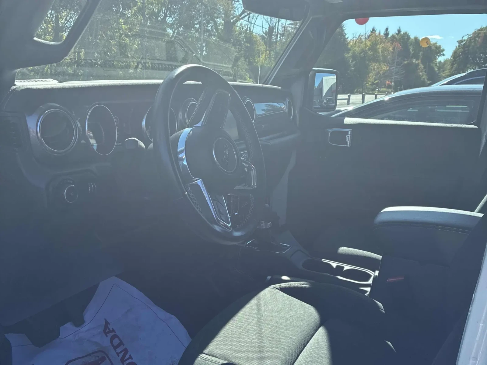 Jeep Wrangler Sahara * * CARFAX * * АВТО КРЕДИТ * * , снимка 7 - Автомобили и джипове - 54204668