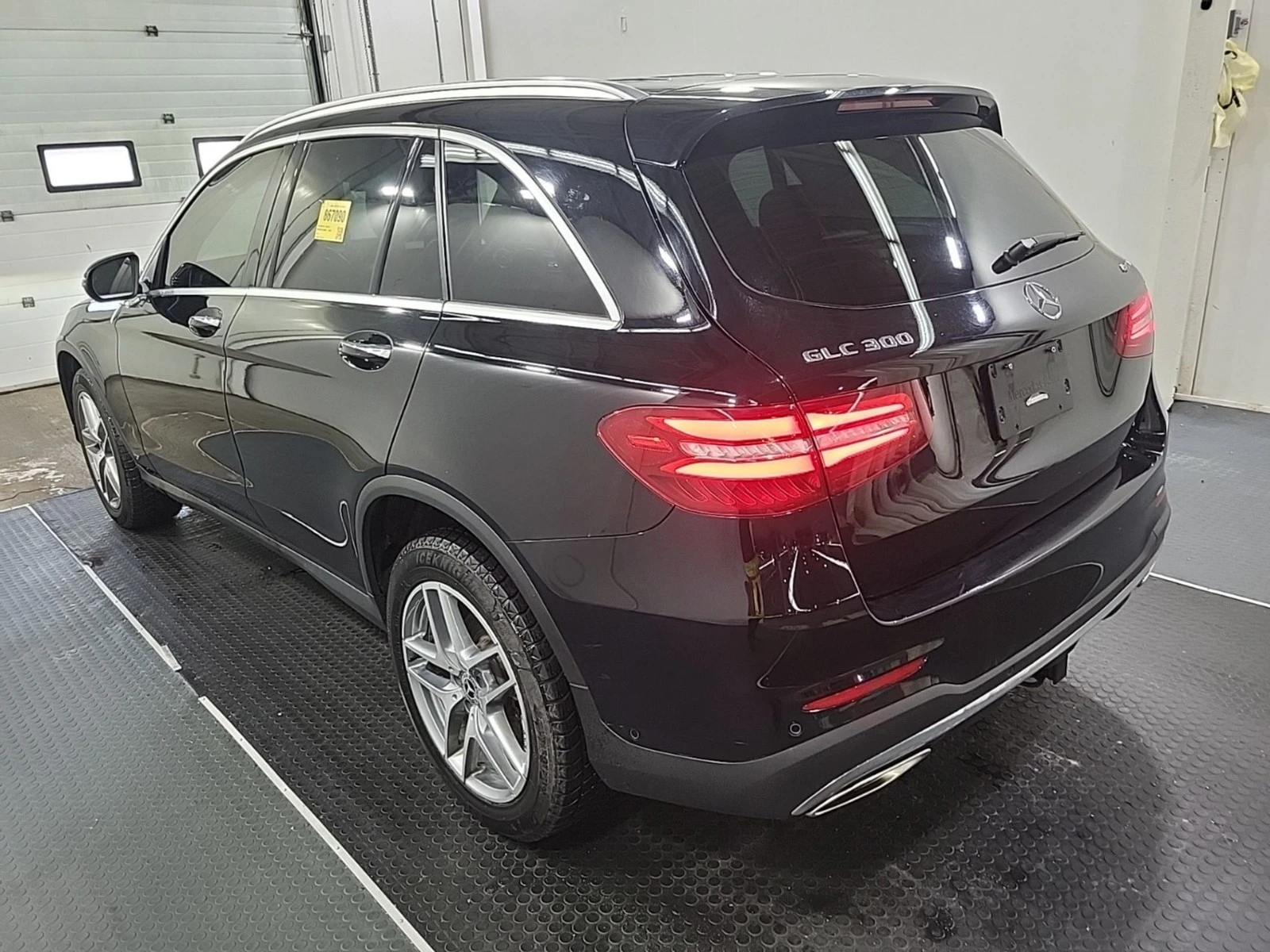 Mercedes-Benz GLC 300 AвтоКредит * (ЦЕНА ДО БГ), снимка 6 - Автомобили и джипове - 54542813