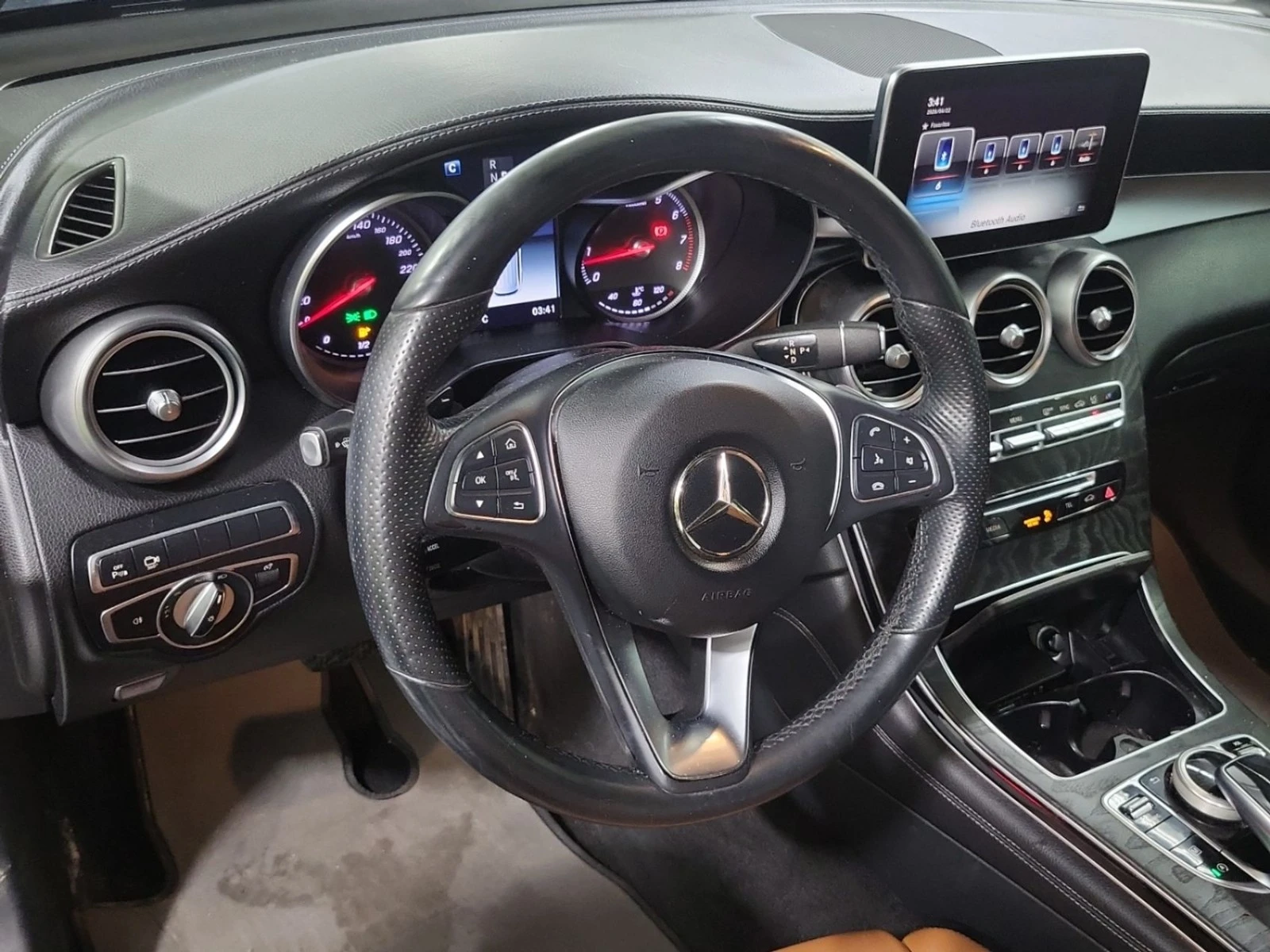 Mercedes-Benz GLC 300 AвтоКредит * (ЦЕНА ДО БГ), снимка 12 - Автомобили и джипове - 54542813
