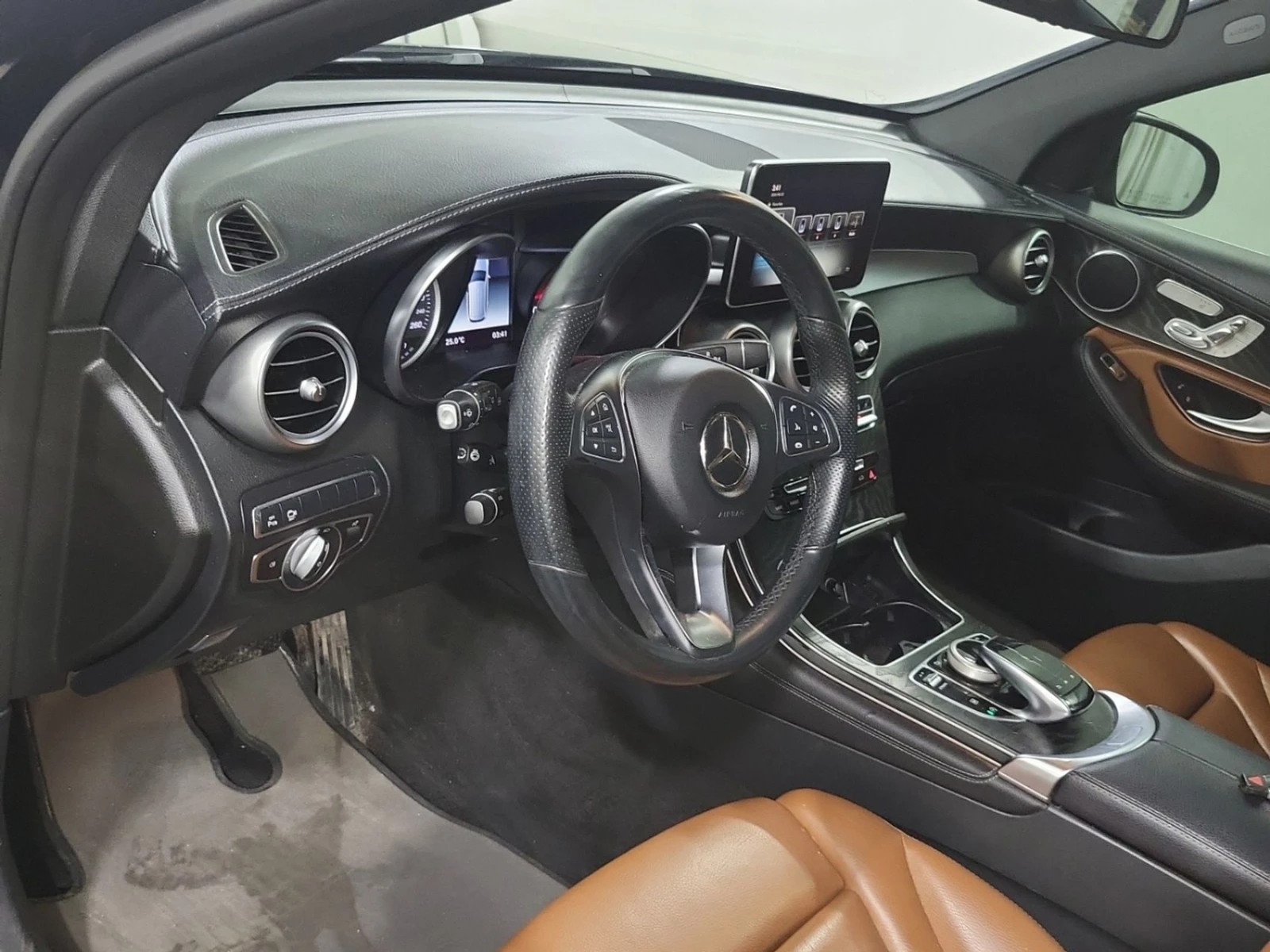 Mercedes-Benz GLC 300 AвтоКредит * (ЦЕНА ДО БГ), снимка 9 - Автомобили и джипове - 54542813