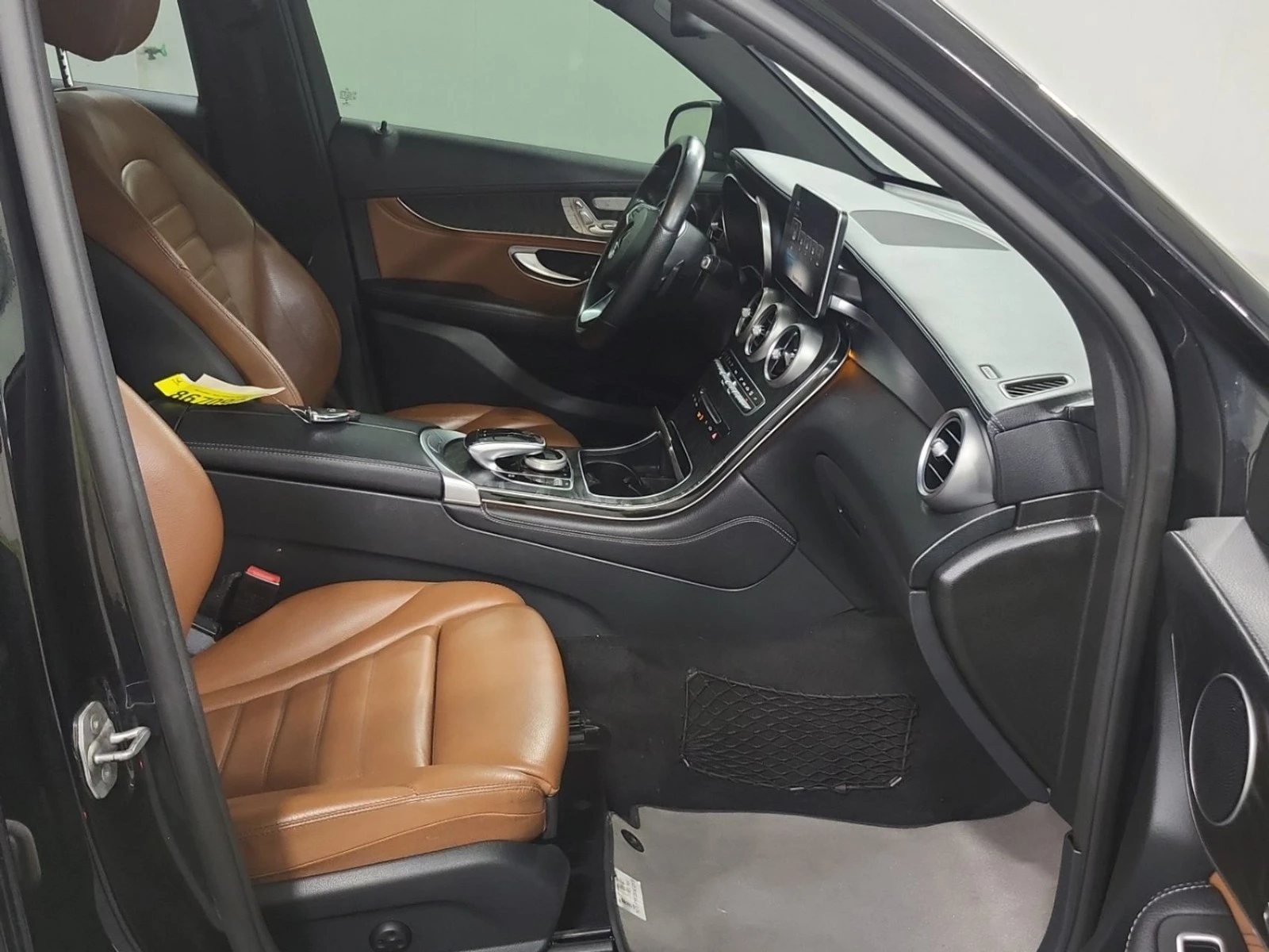 Mercedes-Benz GLC 300 AвтоКредит * (ЦЕНА ДО БГ), снимка 10 - Автомобили и джипове - 54542813