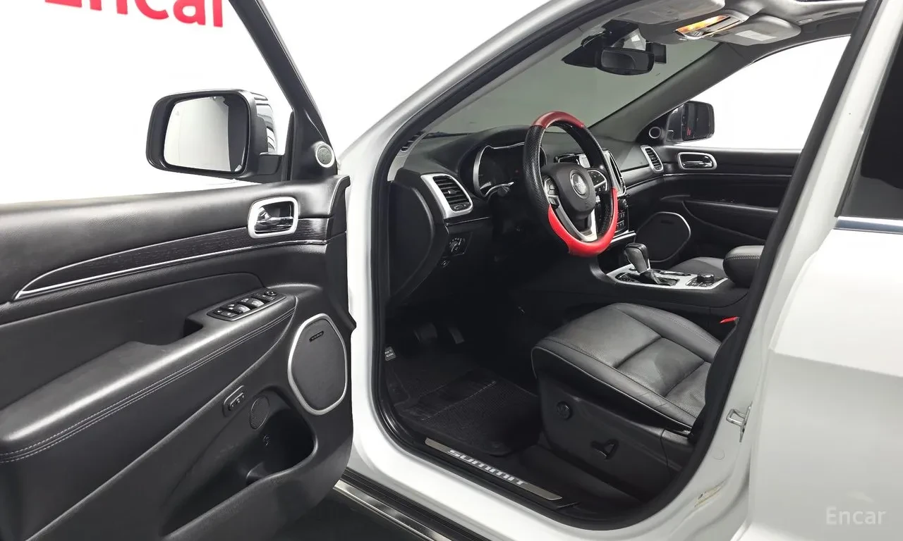Jeep Grand cherokee 3.6 V6| 4x4Summit| Пано| Дистроник| Въздушно окачв, снимка 3 - Автомобили и джипове - 55438307