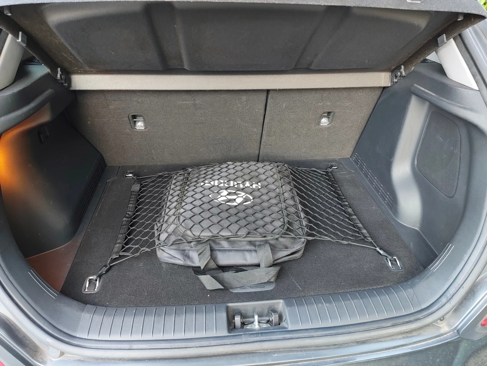 Hyundai Kona 64KWh* SOH 100%* LED* DISTRONIC* Tермопомпа* BLUEL, снимка 16 - Автомобили и джипове - 55712792