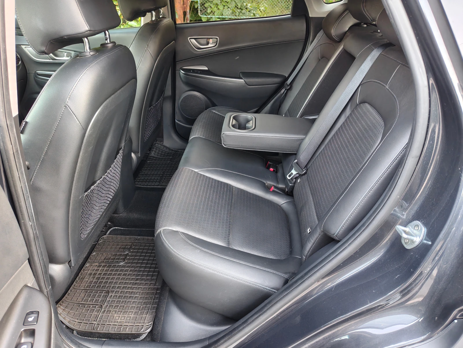 Hyundai Kona 64KWh* SOH 100%* LED* DISTRONIC* Tермопомпа* BLUEL, снимка 14 - Автомобили и джипове - 55712792