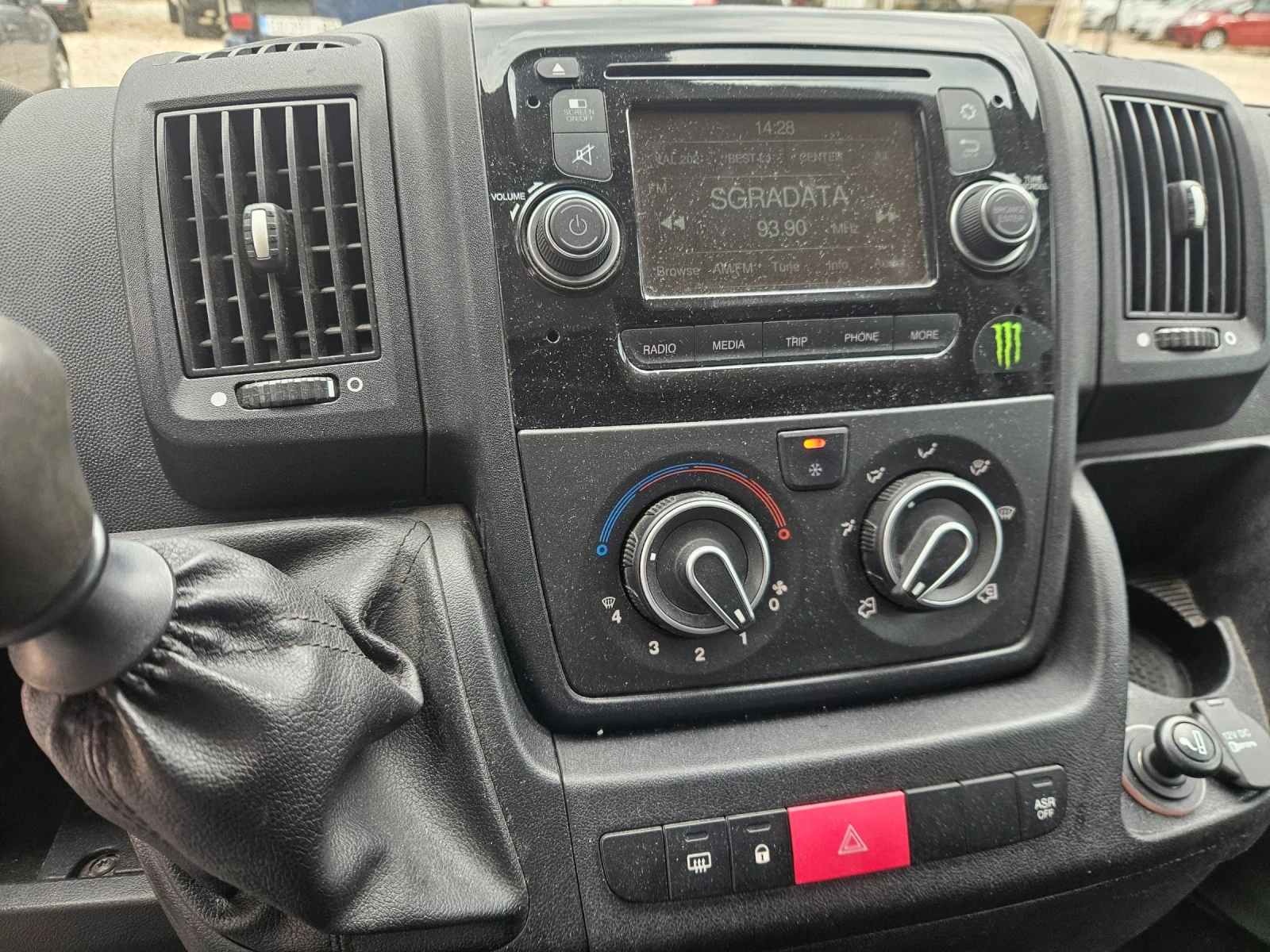 Peugeot Boxer 2.2 150кс макси, снимка 17 - Бусове и автобуси - 56167204
