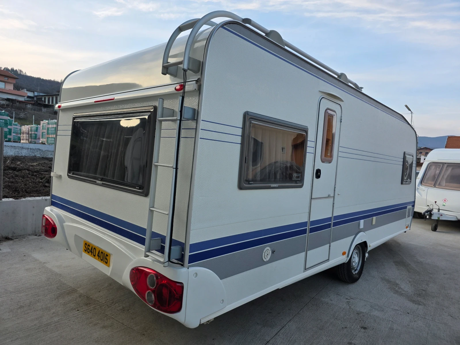 Каравана Hobby Prestige, снимка 4 - Каравани и кемпери - 54314279