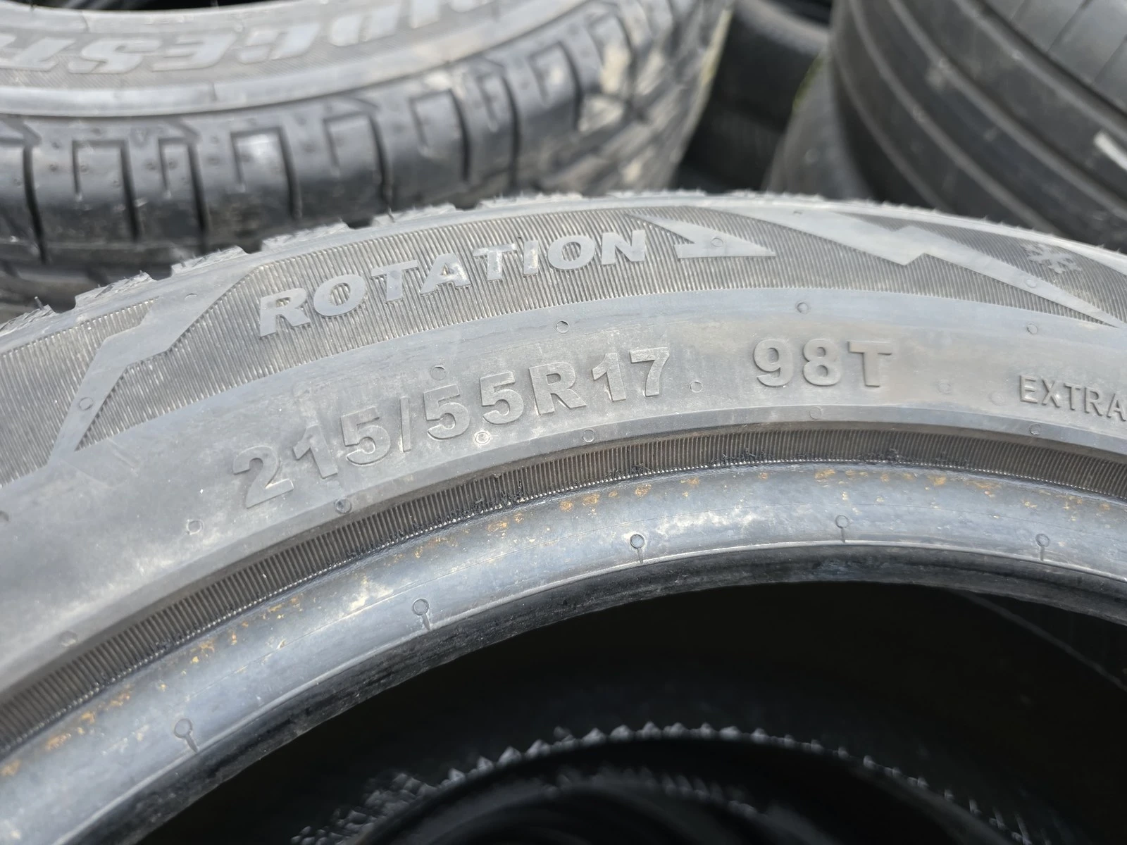 Гуми Зимни 215/55R17, снимка 7 - Гуми и джанти - 56726124