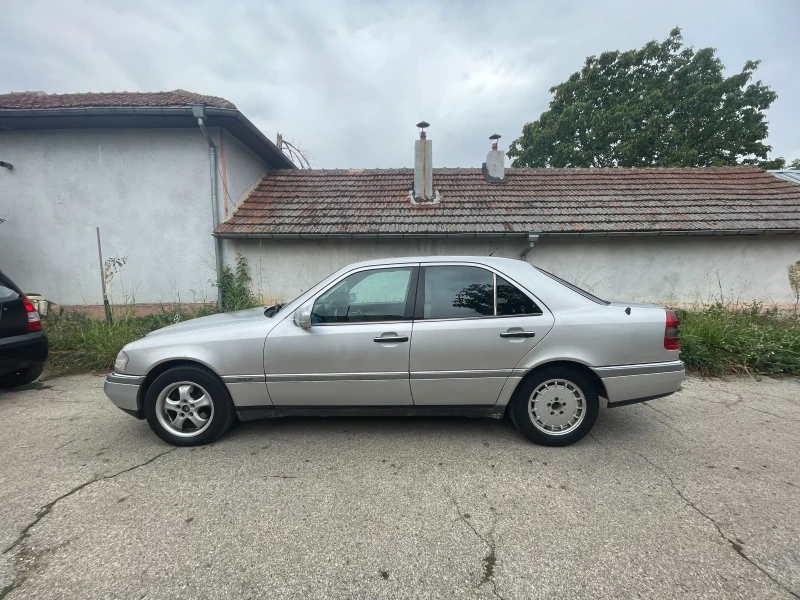 Mercedes-Benz C 220, снимка 1 - Автомобили и джипове - 47123411