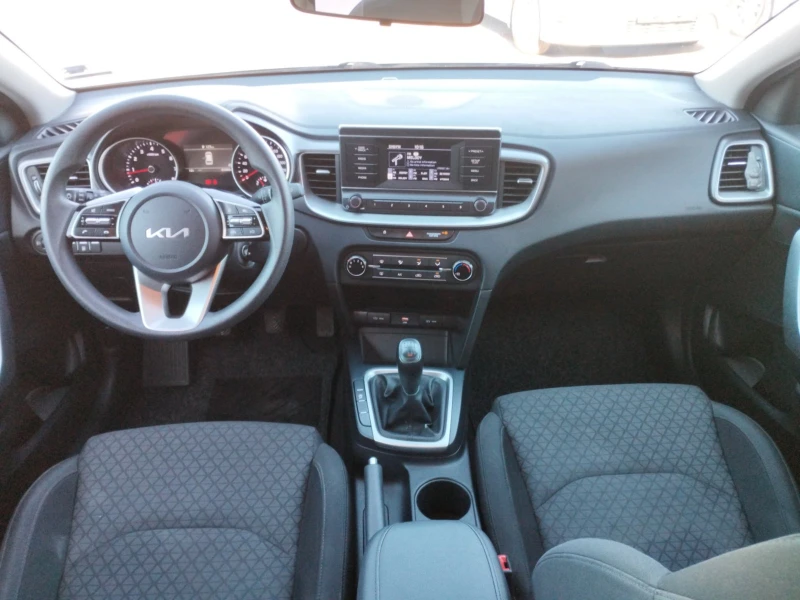 Kia Ceed 1.5 T-gdi Comfort, снимка 8 - Автомобили и джипове - 47418557