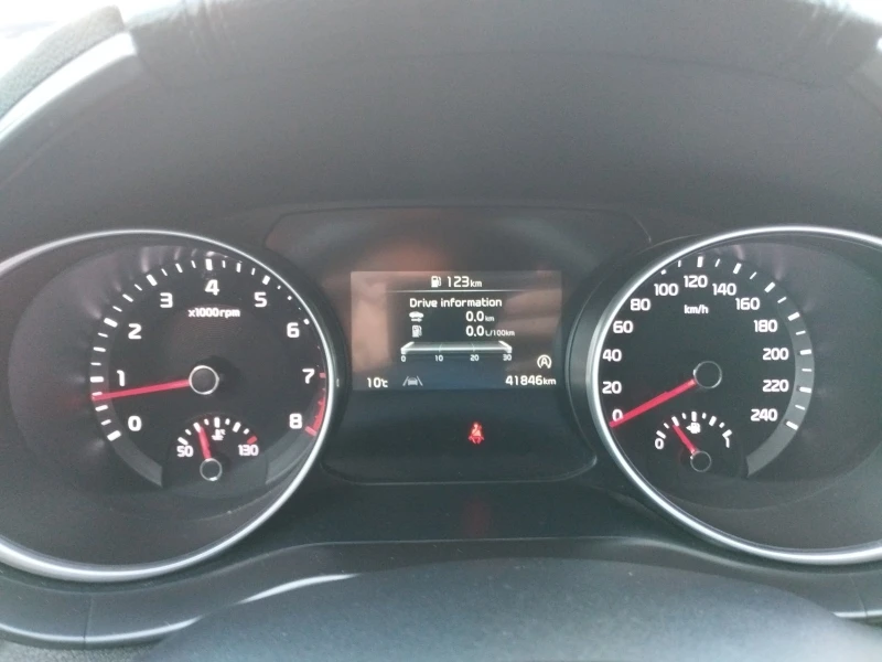 Kia Ceed 1.5 T-gdi Comfort, снимка 10 - Автомобили и джипове - 47418557