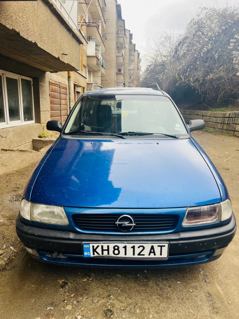 Opel Astra, снимка 1 - Автомобили и джипове - 48350959