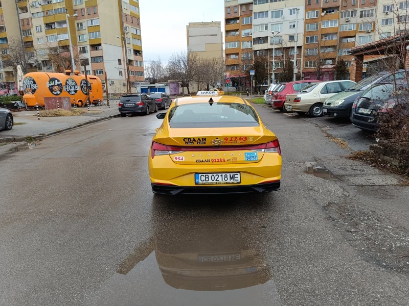 Hyundai Elantra, снимка 7 - Автомобили и джипове - 48353885