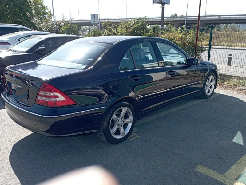 Mercedes-Benz C 230, снимка 4 - Автомобили и джипове - 52544407