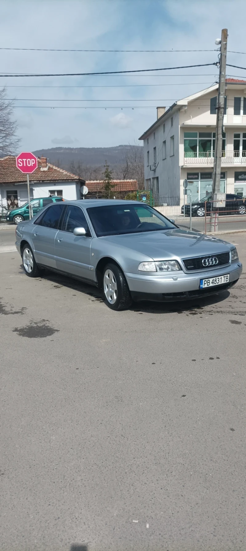 Audi A8 4.2 299кс