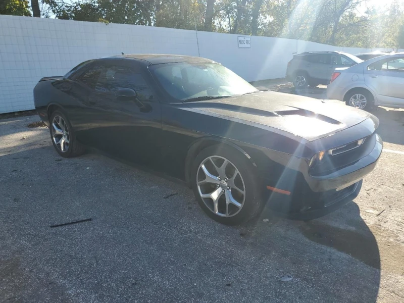 Dodge Challenger 3.6 SXT PLUS| 8-ZF| КОЖА| ПОДГР.&ОБДУХ.| FULL ЕКСТ, снимка 4 - Автомобили и джипове - 52912852