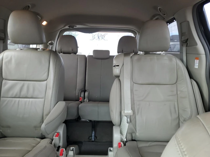 Toyota Sienna Xle, снимка 10 - Автомобили и джипове - 53527458
